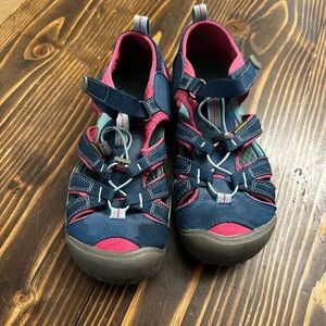 Keen Womens Newport H2 Sport Waterproof Sandals Blue  Pink  Sz. 5
